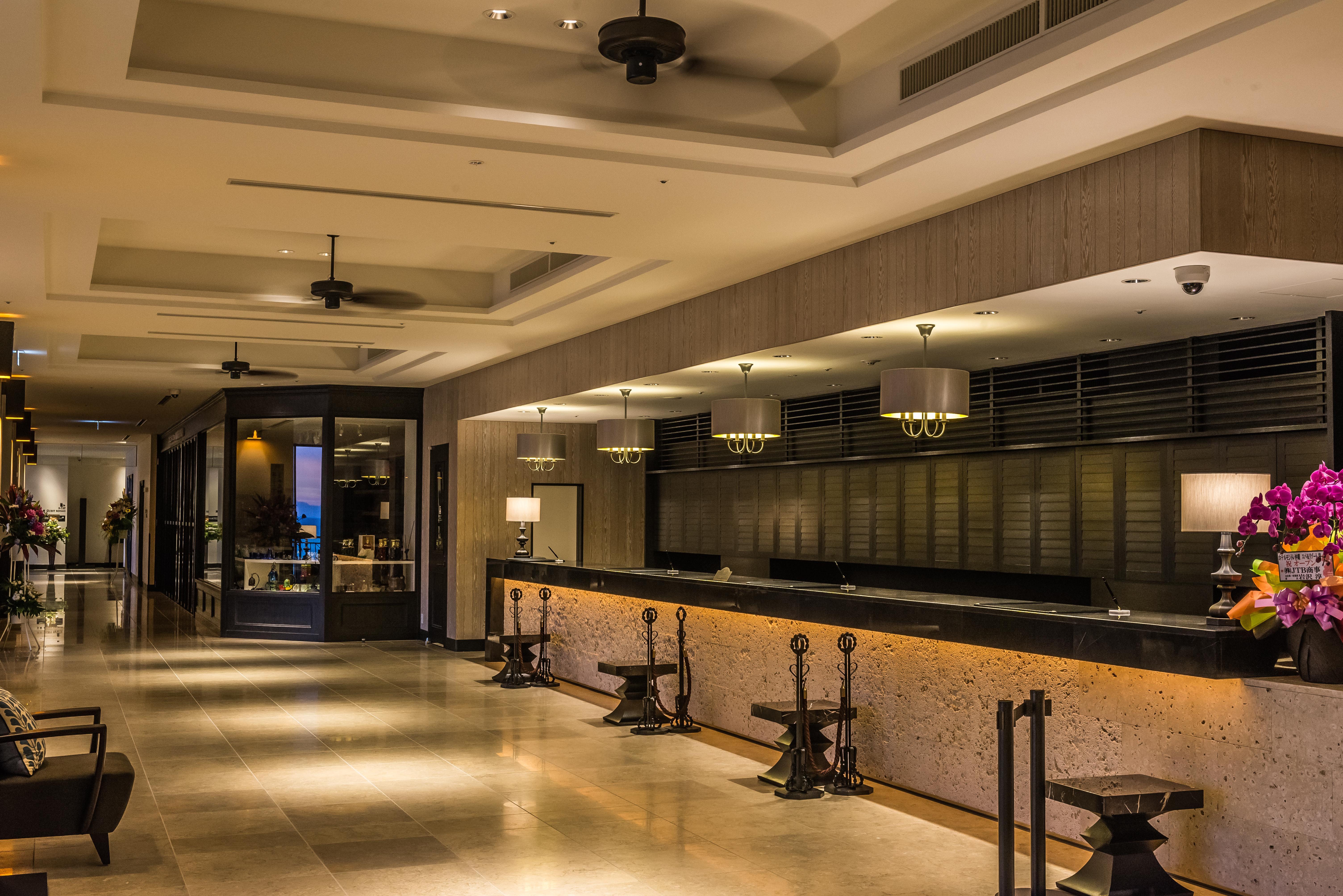 منتجع وسبا فندق مونتيري أوكيناوا أونا المظهر الخارجي الصورة The bar at the lobby