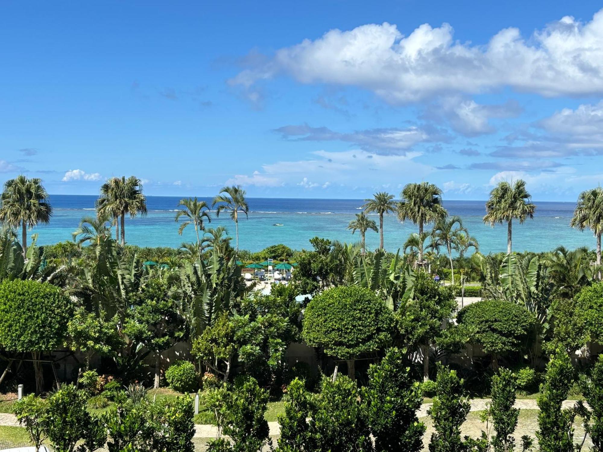 منتجع وسبا فندق مونتيري أوكيناوا أونا المظهر الخارجي الصورة View of the sea from the hotel