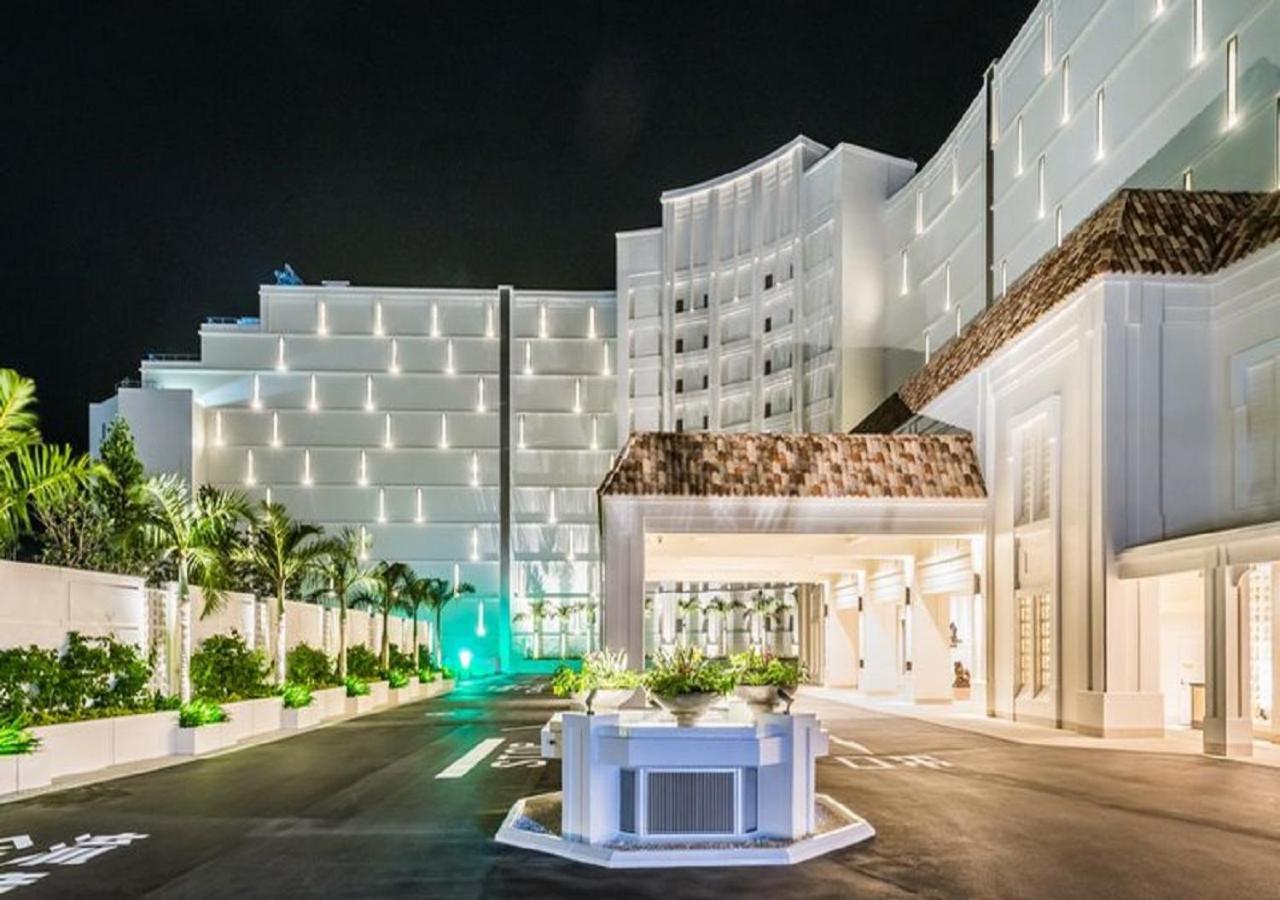 منتجع وسبا فندق مونتيري أوكيناوا أونا المظهر الخارجي الصورة The hotel's entrance